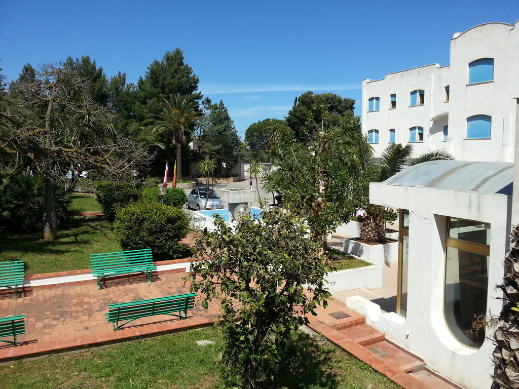 Hotel Azzolini Villagrazia Di Carini ภายนอก รูปภาพ